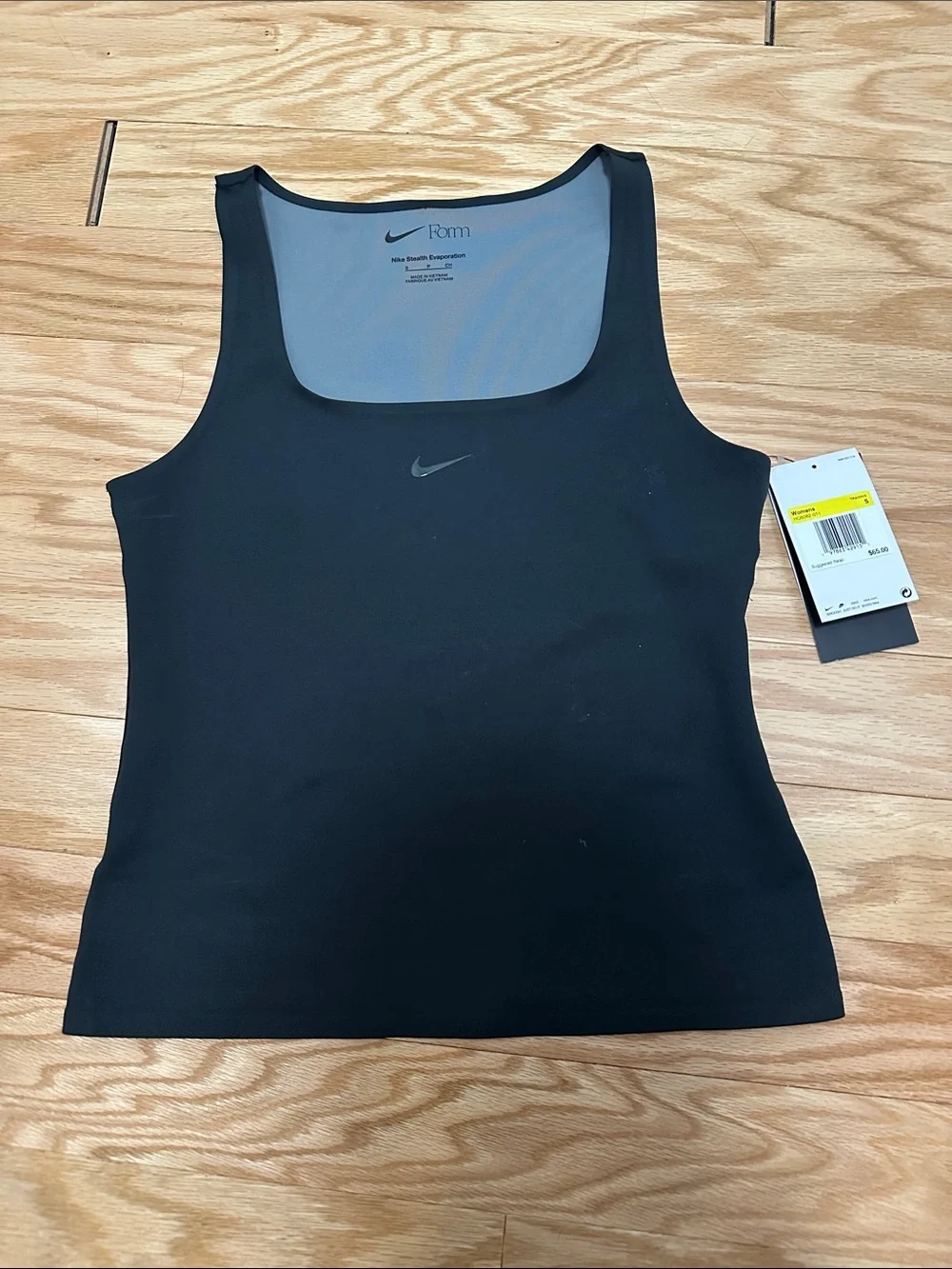 Nike Black Women’s Athletic Scoop Tank